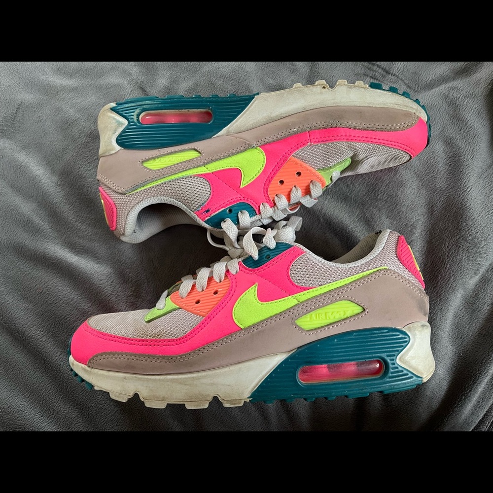 kids colored nike air shoes. size 7.5